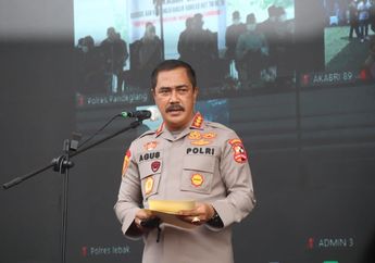 Murka Istri Ferdy Sambo Ikut Berbohong, Tabiat Asli Kabareskrim Terkuak Usai Pipinya Dicubit Sosok Ini, Netizen Syok Lihat Foto Sang Jenderal