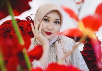 'Selamat Jalan Bidadari Surga' Inalillahi Wainailaihi Rojiun Dian Pelangi Berduka! Remuk Hati Keluarga Besar Sang Desainer, Orang Tercinta Baru Saja Meninggal Dunia Usai Adzan Dzuhur