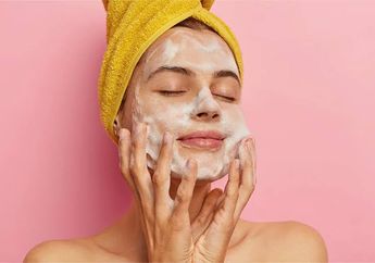 Bolehkah Mencuci Muka Pakai Sabun Mandi? Simak Penjelasan Lengkapnya Biar Enggak Salah Kaprah!