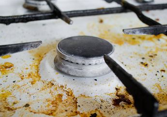 Puluhan Tahu Masak Masa Gak Tahu, Hilangkan Noda Kerak dan Minyak di Tungku Kompor Cuma Pakai Air Panas, Kok Bisa?