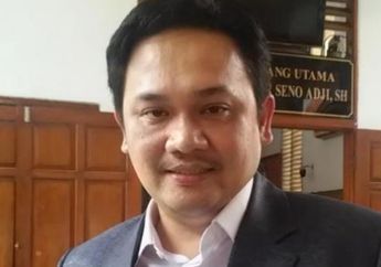 Bak Petir di Siang Bolong! Farhat Abbas Dilaporkan ke Kepolisian, Kasus Apa?