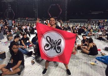 Bendera Slank Berkibar Saat Konser Adele di London, Kaka: Slank itu Identitas!