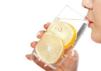 Masih Bugar dan Awet Muda di Usia Kepala 5, Rahasia Wanita Ini Cuma Rajin Minum Segelas Air Lemon Tiap Hari, Bikin Iri Banyak Orang