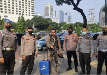 Terlanjur Diviralkan, Pemilik Koper Biru di Depan Polda Metro Bukan Orang Biasa, Foto Sosoknya Muncul
