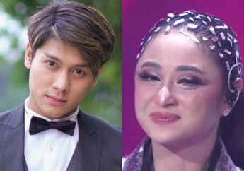 Rizky Billar Menang Penghargaan, Ekspresi Dewi Perssik Berubah Sinis