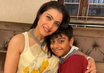Mengenal Durga Puja Festival Tahunan di India, Berikut Potret Cantik Kajol dan Sang Anak