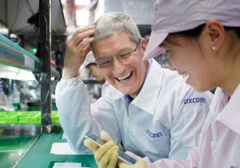 Tim Cook Bungkam Saat Diwawancarai Terkait Protes Karyawan Foxconn di China