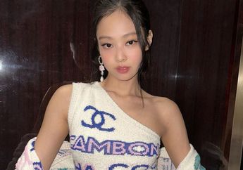Jennie BLACKPINK Tampil Unik dan Anggun di Paris Fashion Week 2022