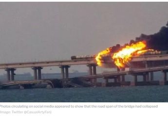 Putin Kian Terpuruk, Jembatan Utama Krimea Diserang, Terbakar, Lalu Runtuh ke Laut