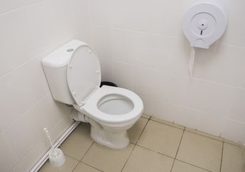 Yang Jijikan Harus Tahu, Ini Cara Ampuh Terbebas dari Kuman saat Pakai Toilet Umum, 2 Barang ini Wajib Dibawa