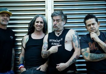 Rekomendasi Lagu Rock Baru NOFX yang Awalnya Ditulis untuk Blink-182 Era Matt Skiba. Fat Mike: Versi Mereka Lebih Bagus, Sayang Banget Dunia Cuma Bisa Dengerin Versi Kita!
