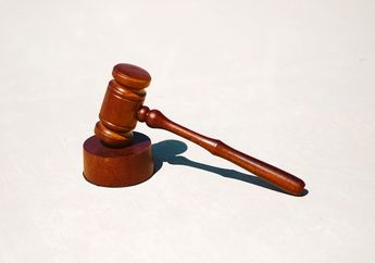 Soal PPKn Halaman 117, Pengertian Kompetensi Relatif dan Kompetensi Absolut, Lembaga Peradilan!