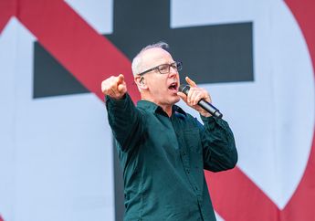 Vokalis Bad Religion Terbitkan Buku Evolusi Budaya Punk Rock!