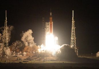 Pesawat Luar Angkasa Orion NASA Sedang dalam Perjalanan Menuju Bulan