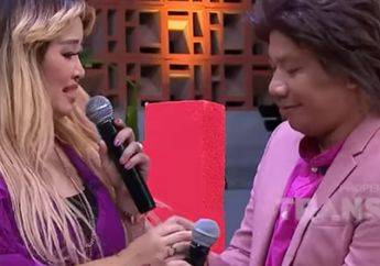 Vicky Prasetyo Ingin Nikah Lagi? Heboh Video sang Gladiator Berikan Cincin pada Pinkan Mambo di Acara TV