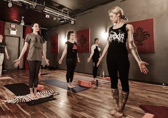 Cara Unik Anak Metal Dengerin 5 Rekomendasi Lagu Indie Doom Metal Buat Yoga!