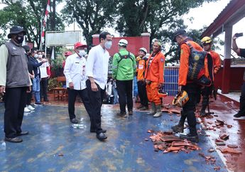 Tinjau Lokasi Gempa Cianjur, Mendikbud Bakal Prioritaskan 2 Hal Ini