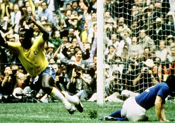 Pelé Cilik yang Miskin Menjelma Menjadi Legenda Sepak Bola Dunia
