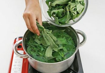 4 Tips Merebus Daun Pepaya agar Tidak Pahit, Semuanya Pakai Bahan dari Pekarangan Rumah