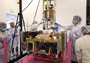 Uji In-Situ Teknologi Tenaga Surya Luar Angkasa Diluncurkan ke Orbit