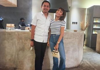 Jangan Syok Pas Liat Harga Baju Ayu Dewi di Dapur, Busana Lengan Panjang Ini Ternyata Dipakai Cuma Buat Masak