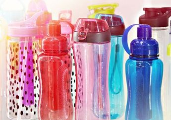 Suka Heran, Baru Beli Malah Baunya Tidak Enak, Ternyata Botol Minum Plastik Harus Dikocok-kocok dengan 1 Bahan Dapur Ini Sebelum Dipakai