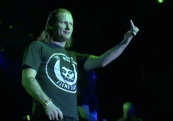 Video Slipknot Manggung Tanpa Topeng dari Tahun 2005 Dirilis!