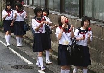 SMA di Jepang Jadikan Kulot Sebagai Seragam Sekolah Dalam Rangka Keberagaman Gender