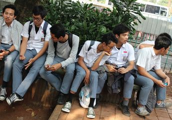 Benarkah Lulusan SMA Lebih Banyak Menghasilkan Pekerja Dibanding Tamatan Perguruan Tinggi?