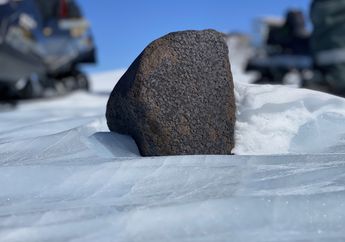 Peneliti Menemukan Meteorit Seberat 7 Kilogram Lebih di Antarktika