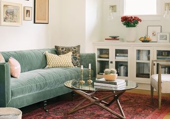 4 Tips Mix and Match Warna Hijau Sage Tanpa Harus Mengecat