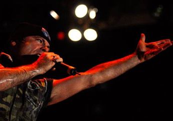 Vokalis Bruce Dickinson dari Iron Maiden: Ini Cara Gue Merawat Suara