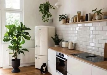 Dapur Sederhana Dibuat Lebih Segar Saat Ramadan, Resepnya Ada di Pintu Kulkas, Fotonya Jadi Apik