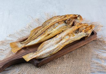 Cara Menghilangkan Bahan Pengawet Kimia pada Ikan Asin, Rendam dengan 1 Bahan Ini Sebelum Dimasak, Trik dari Ahlinya