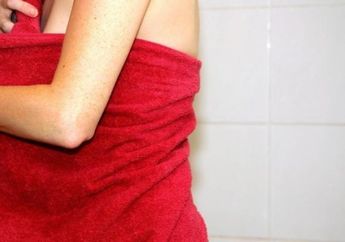 Nafsu Birahi Memuncak Lihat Adik Iparnya Mandi, Pria Ini Lampiaskan Hasratnya di Kamar Mertua, Endingnya Korban Diminta Ini!