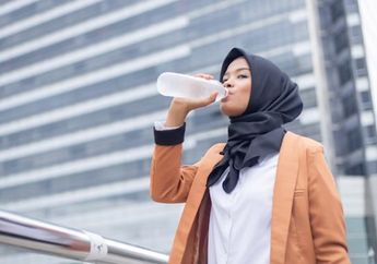 Menyegarkan Tenggorokan, Berbuka Puasa dengan Air Es Ternyata Membahayakan Kesehatan Ini Faktanya