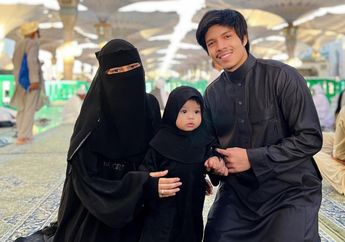 Pakai Cadar, Penampilan Aurel Hermansyah Saat Umrah Bikin Pangling