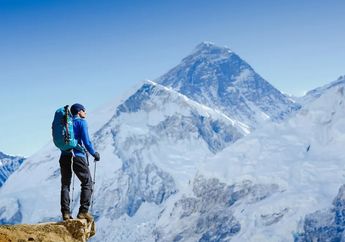 Manusia Meninggalkan Jejak Bakteri saat Bersin di Puncak Everest