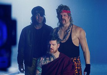 Fall Out Boy Rilis Album Baru dan Sequel fari Video Klip 16 Tahun Lalu
