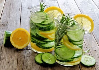 Baru Seminggu Coba Minum Air Rendaman Mentimun dan Lemon, Wanita Ini Ungkap Perubahan Luar Biasa di Tubuhnya, Sampai Dipuji-puji Satu Komplek!