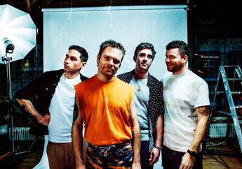 Enter Shikari Rilis Album Baru 'A Kiss for the Whole World' dengan Pesan Kuat untuk Merangkul Banyak Orang
