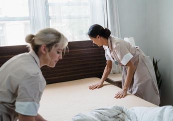 Pantas Selembut Milik Hotel, Rahasia Nenek Tiap Mencuci Sprei Ternyata Harus Direndam Dulu dalam Seember Bahan Dapur Ini, Gak Ada yang Nyangka!