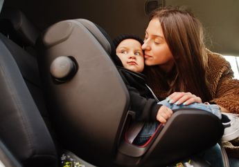 Ketahui Bahaya-bahaya Menyusui dalam Mobil yang Perlu Moms Tahu