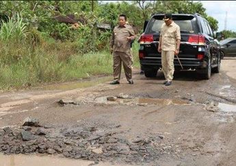 Video Viral Pejabat ASN Asyik Main Game Saat Rapat Penanganan Jalan Rusak di Lampung, Netizen Geram: Pecat Aja!