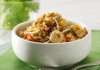 Cara Ampuh Atasi Perut Keroncongan Di Malam Hari, Cukup Hadirkan Resep Nasi Goreng Kacang Hijau Ini