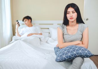Tidak Mau Menyentuhku, Suamiku Malah Nonton Video Porno Terus