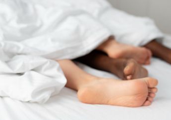 Minum Obat Ini, Turis Jerman 24 Jam Nonstop Lakukan Hubungan Intim dengan Istri, Endingnya Alami Hal Mengerikan