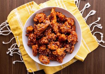 Resep Yangnyeom Chicken Bikinan Taehyung dan Choi Woo Shik di Jinny's Kitchen