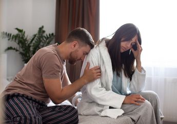 Pak Suami Jangan Panik! Begini Cara Mengatasi Istri yang Malas Hubungan Intim Menurut Seksolog Zoya Amirin