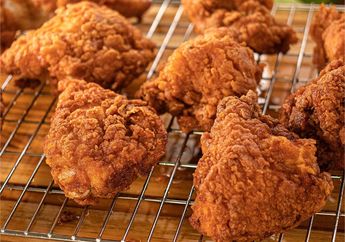 Cara Membuat Ayam Goreng Tepung yang Keriting Kulitnya, Walau Resepnya Benar Anda Tetap Bisa Gagal Kalau Gak Tahu Trik Ini